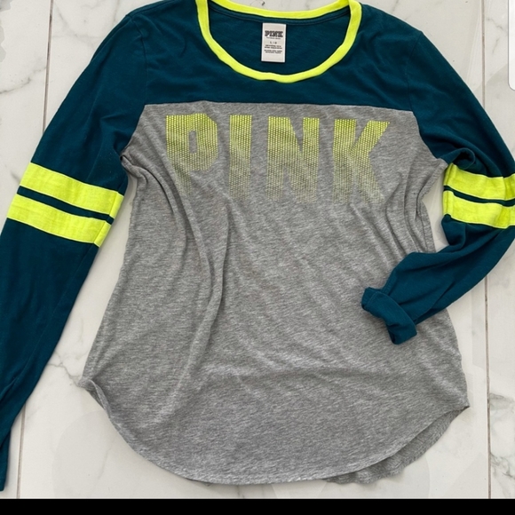 PINK Victoria's Secret Long Sleeve - Picture 1 of 3